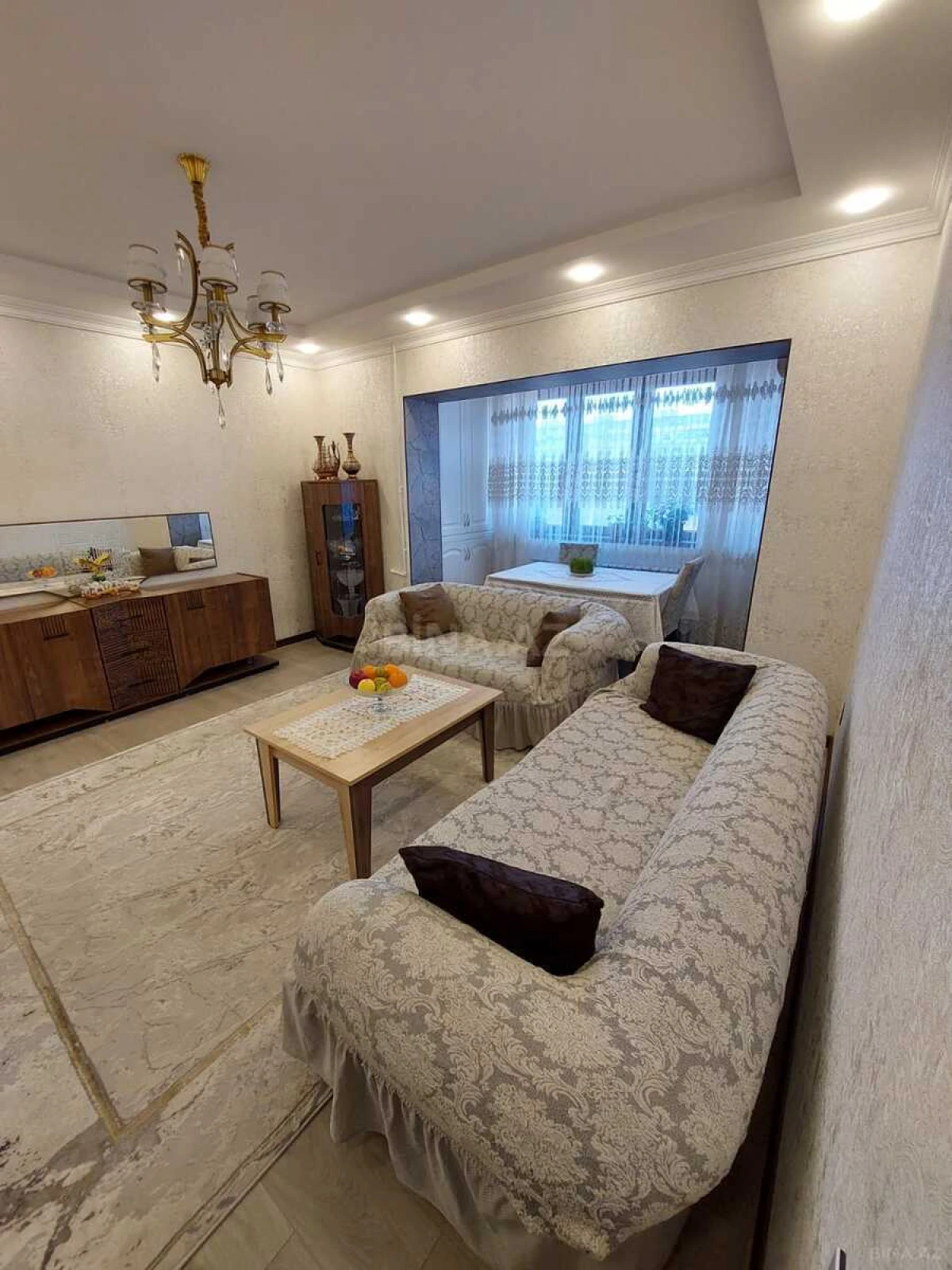 Satılır 4 otaqlı mənzil 120 m²