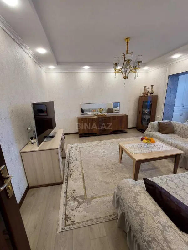 Satılır 4 otaqlı mənzil 120 m²