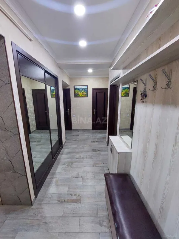 Satılır 4 otaqlı mənzil 120 m²
