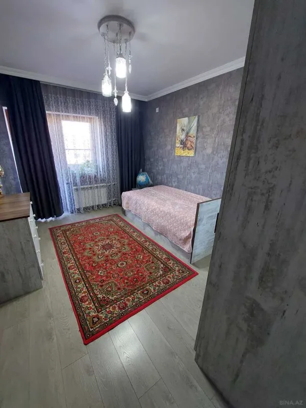 Satılır 4 otaqlı mənzil 120 m²