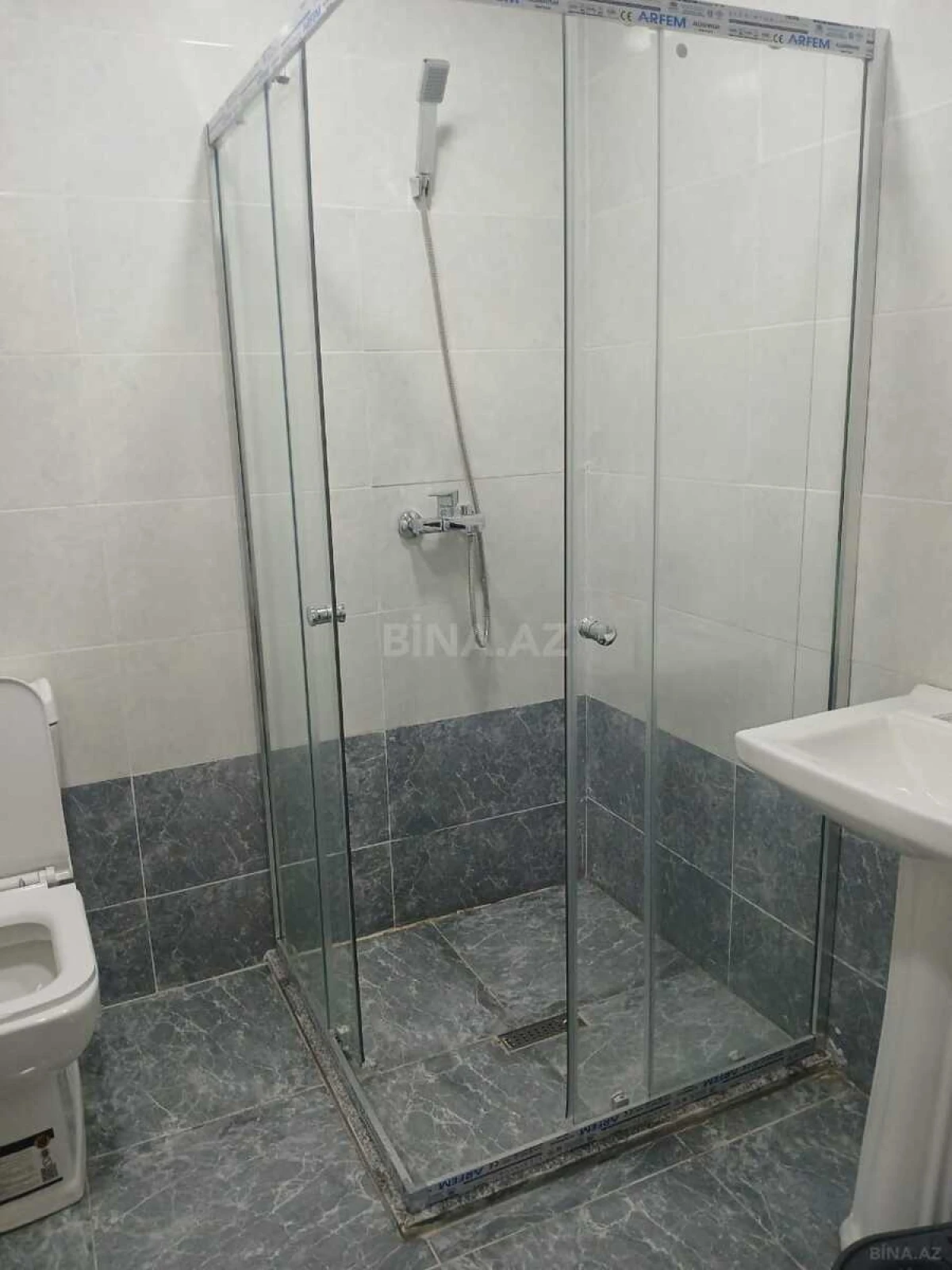 Kirayə verilir 3 otaqlı mənzil 101 m²