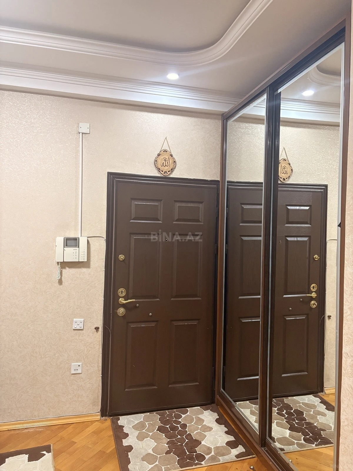 Satılır 3 otaqlı mənzil 117 m²