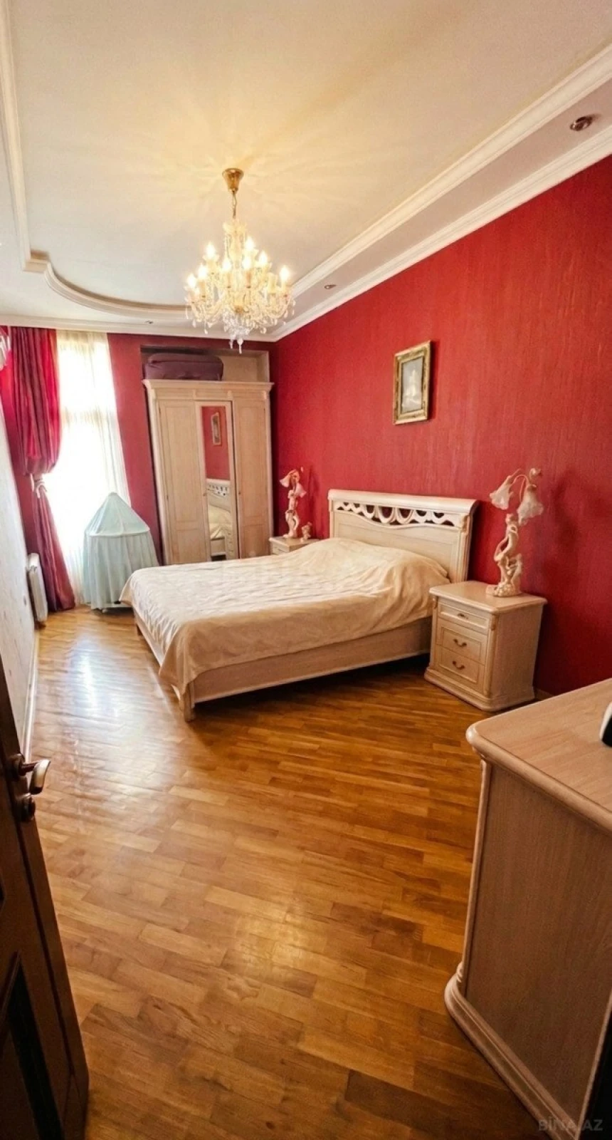 Satılır 3 otaqlı mənzil 117 m²