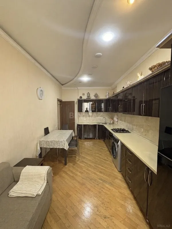 Satılır 3 otaqlı mənzil 117 m²