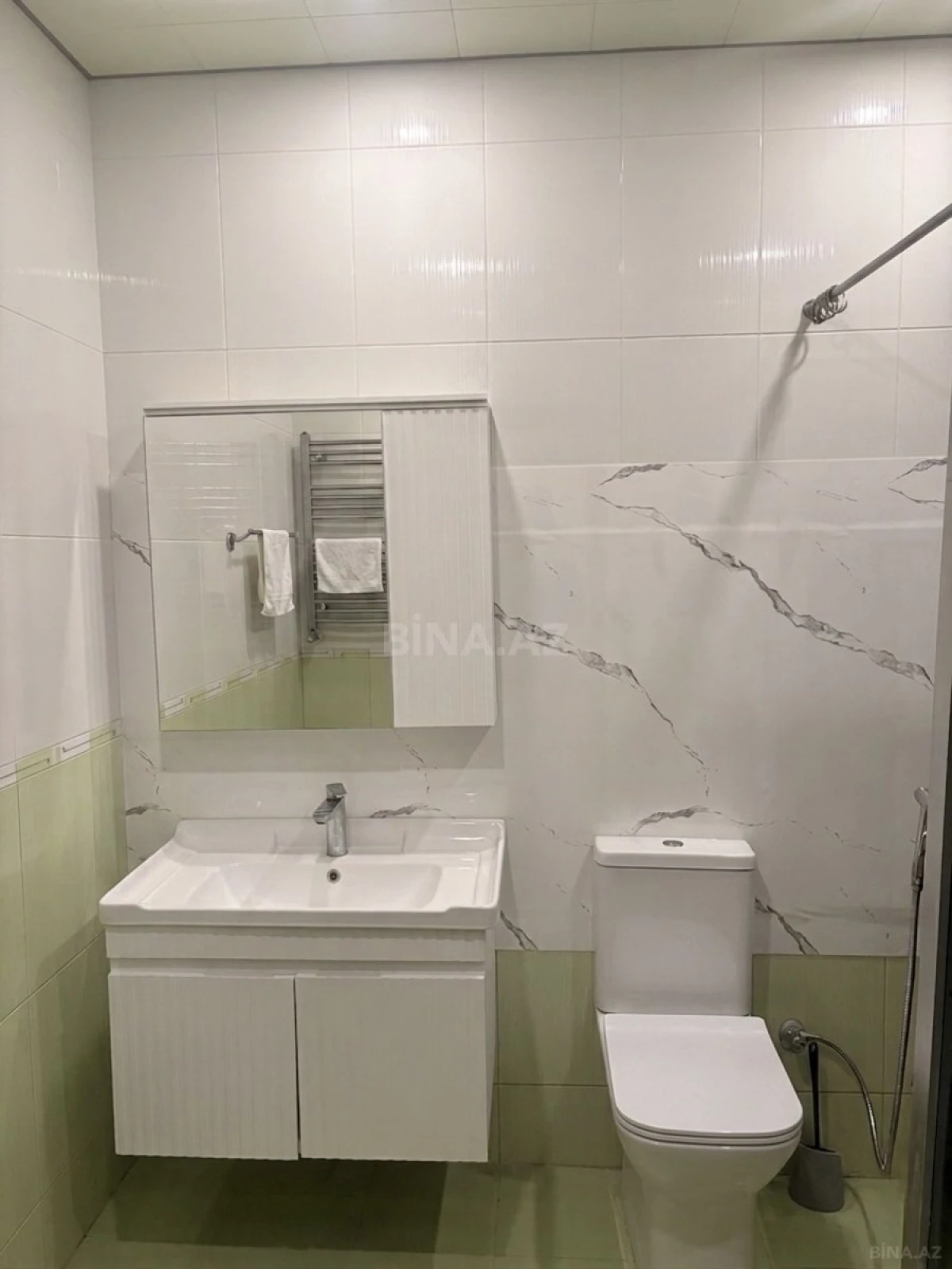 Satılır 3 otaqlı mənzil 117 m²