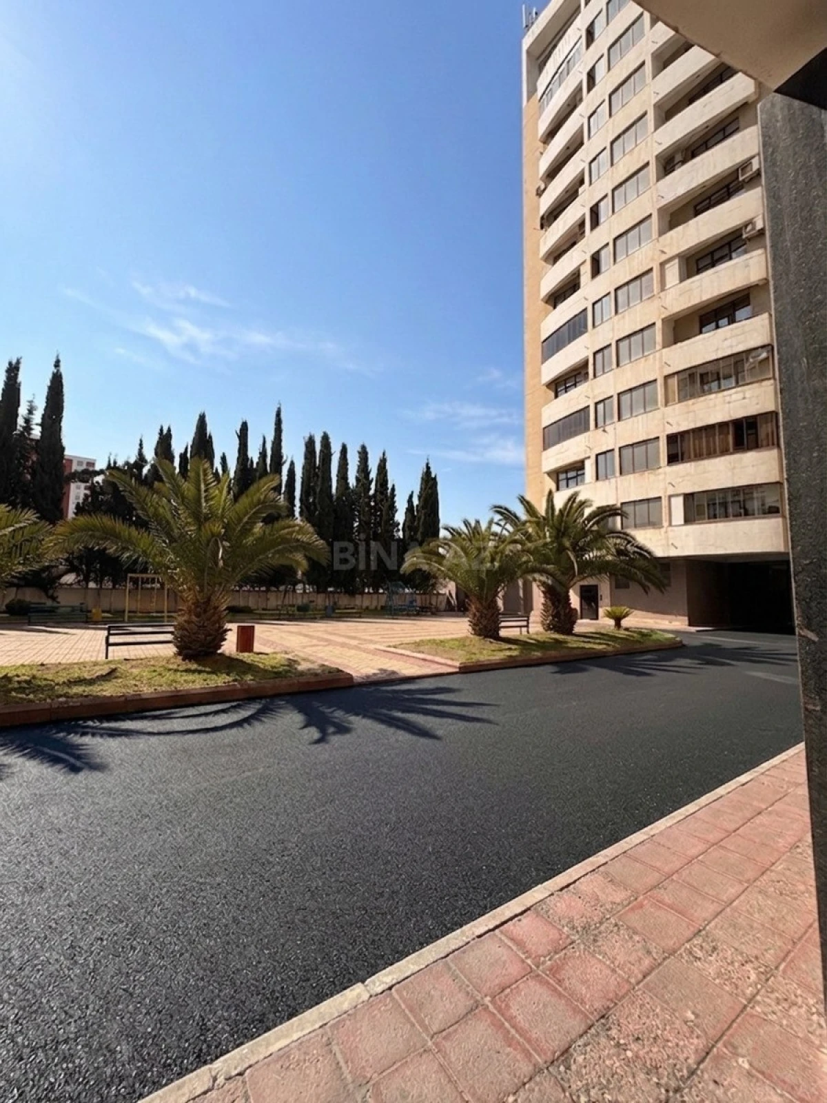 Satılır 3 otaqlı mənzil 117 m²