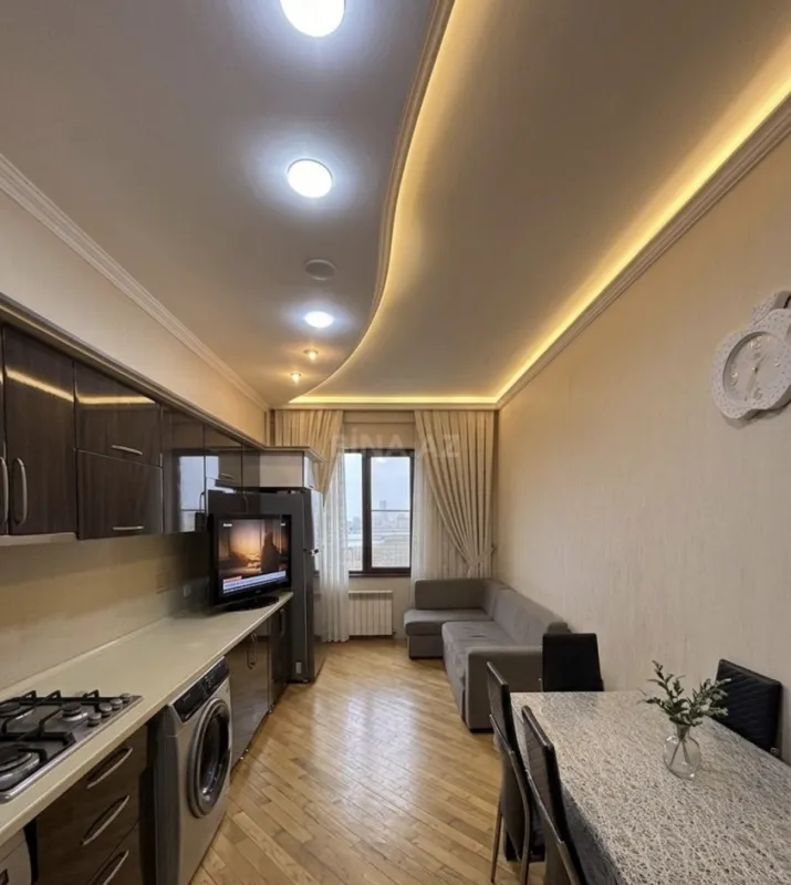 Satılır 3 otaqlı mənzil 117 m²