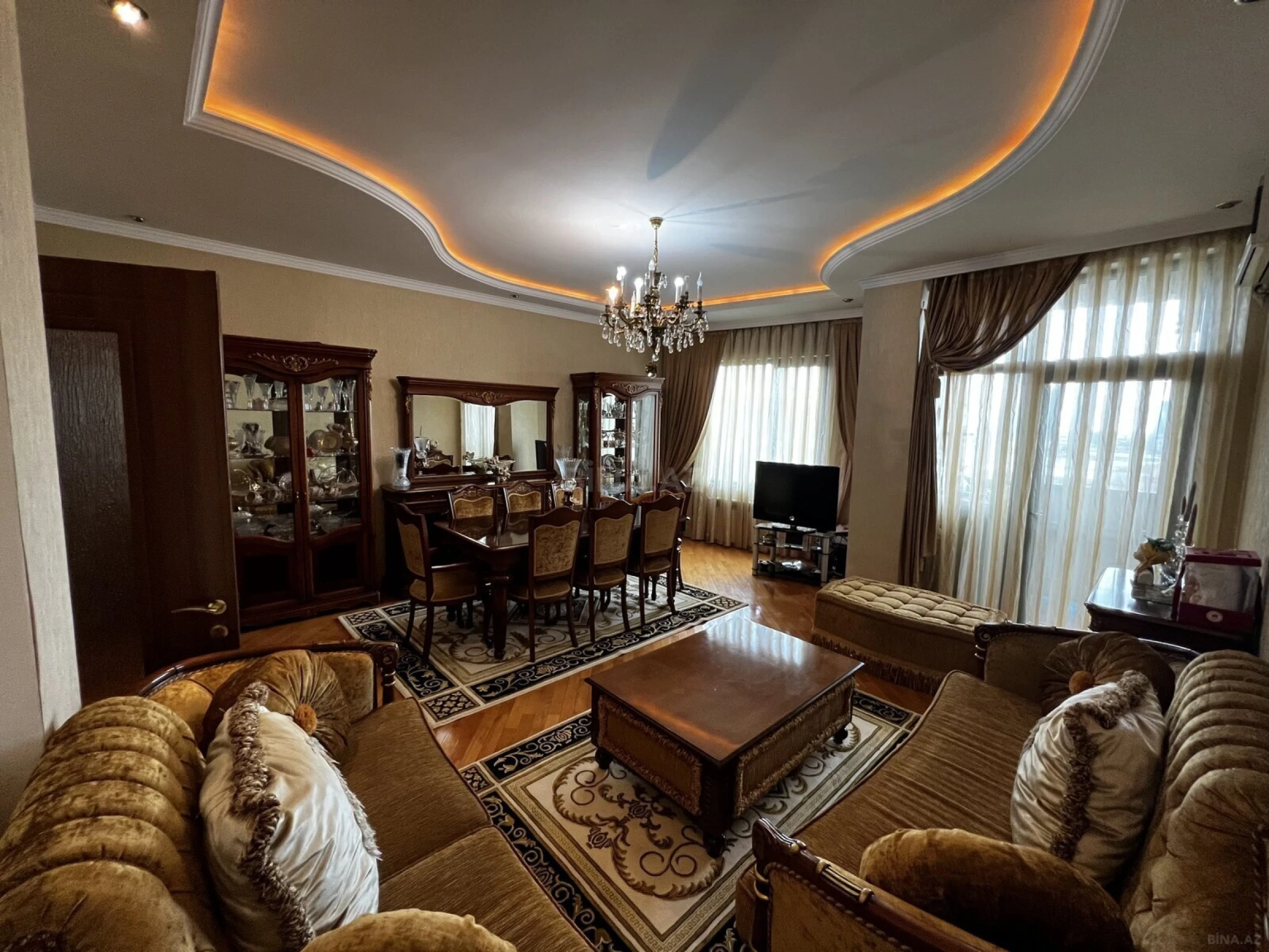 Satılır 3 otaqlı mənzil 117 m²