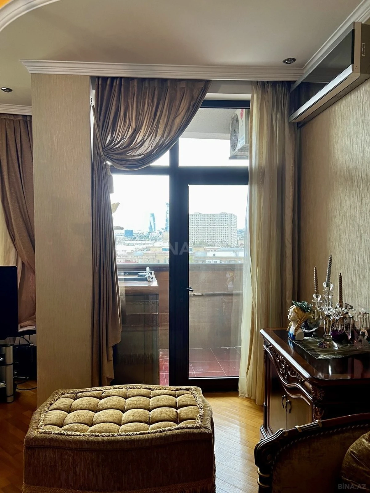Satılır 3 otaqlı mənzil 117 m²