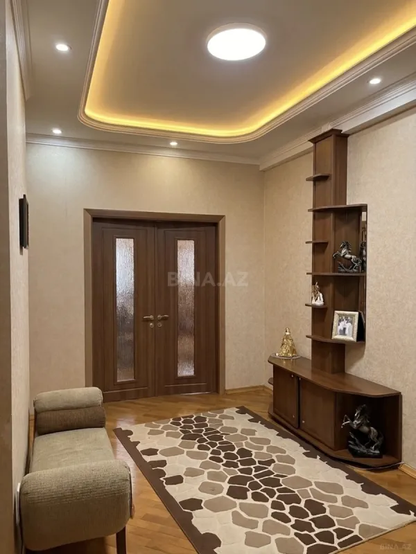 Satılır 3 otaqlı mənzil 117 m²