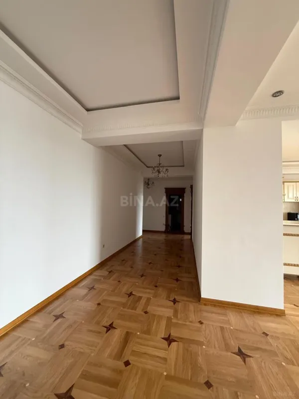 Kirayə verilir 3 otaqlı mənzil 155 m²