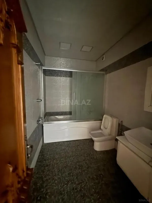 Kirayə verilir 3 otaqlı mənzil 155 m²