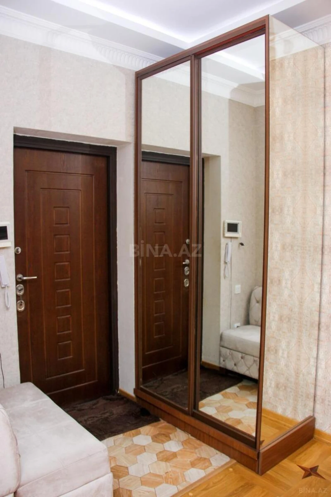 Kirayə verilir 3 otaqlı mənzil 155 m²