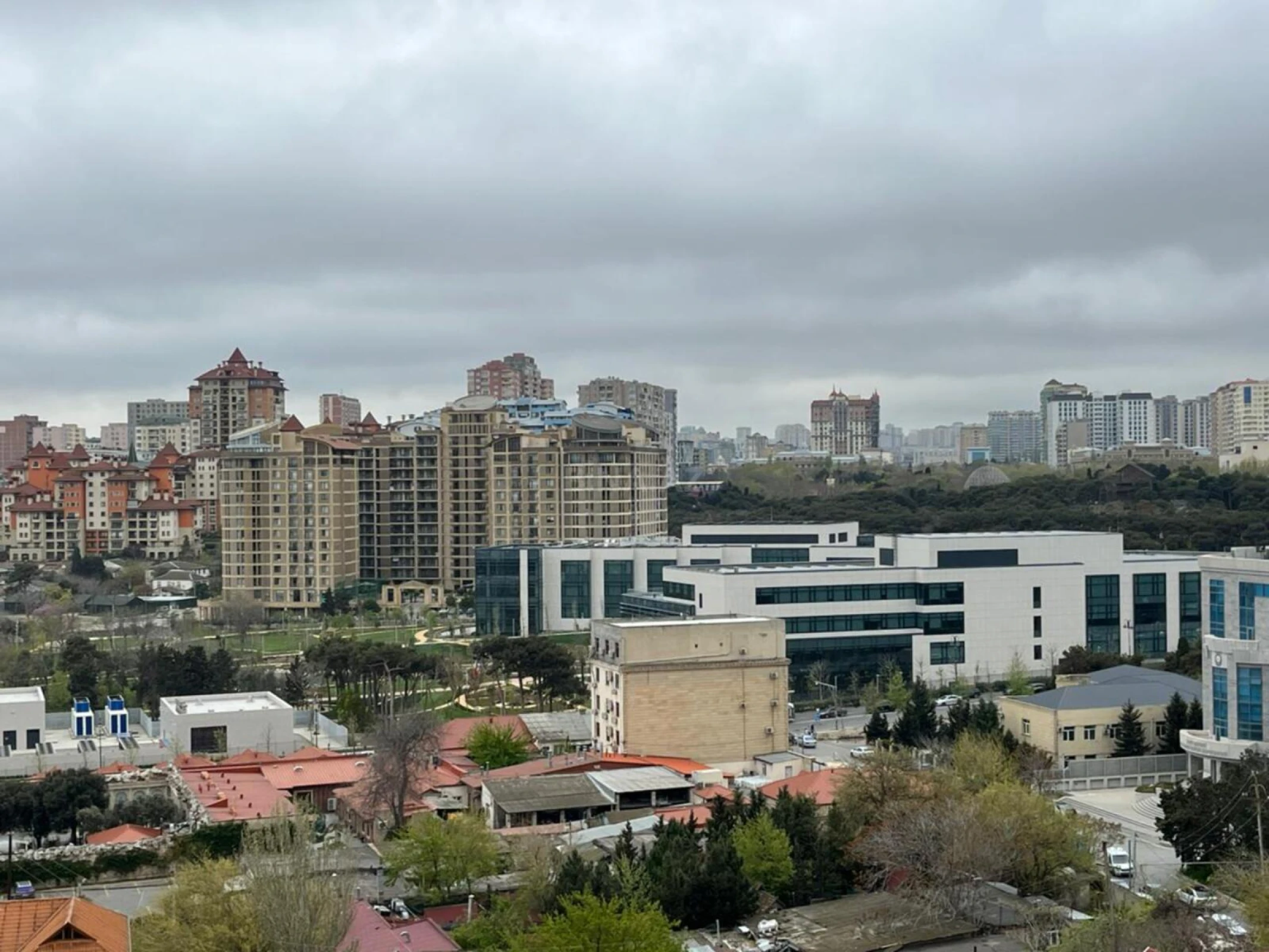 Satılır 3 otaqlı mənzil 117 m²