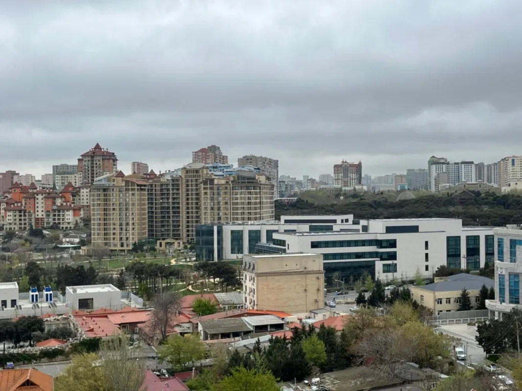 Satılır 3 otaqlı mənzil 117 m²