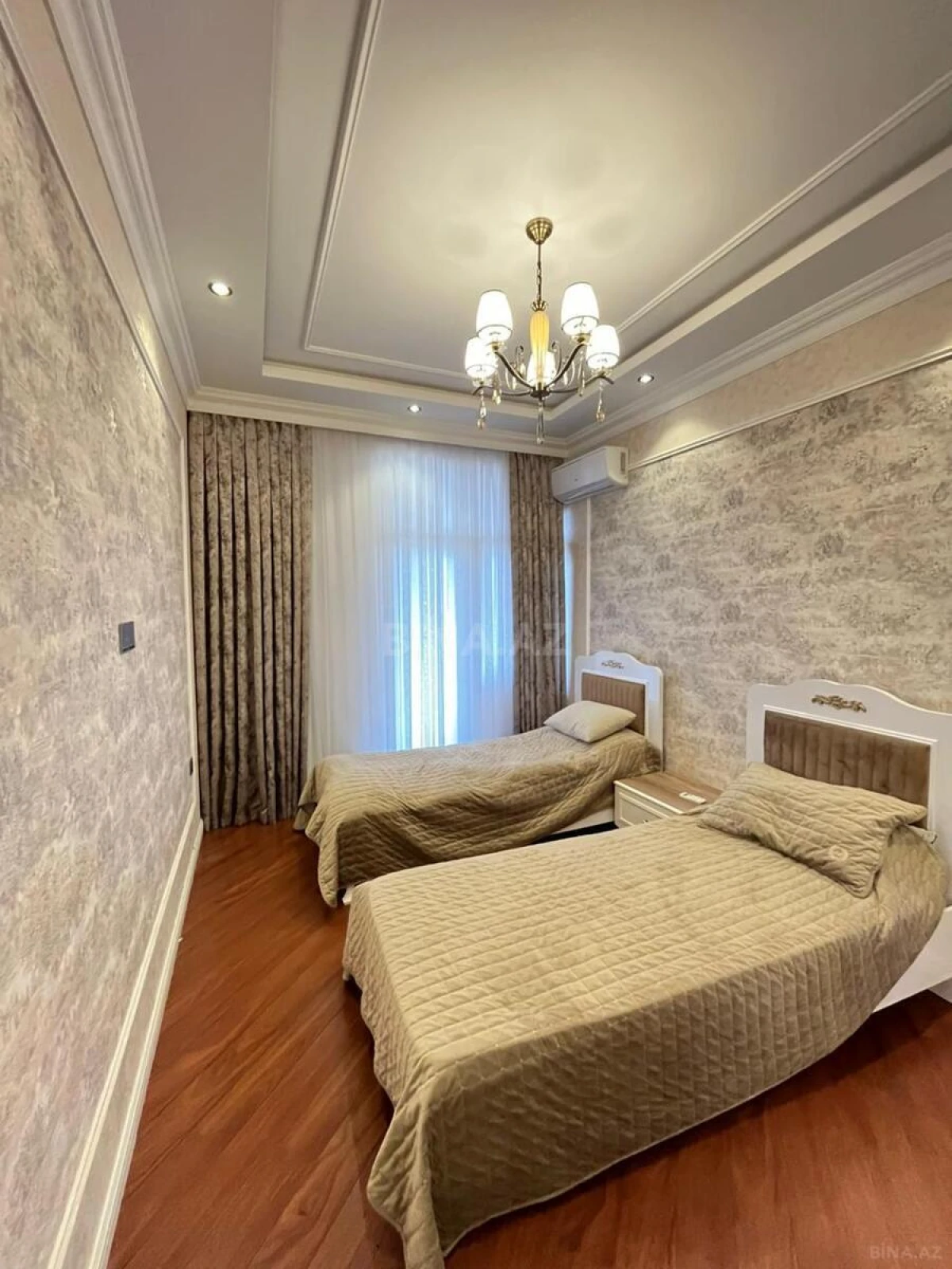 Satılır 3 otaqlı mənzil 117 m²