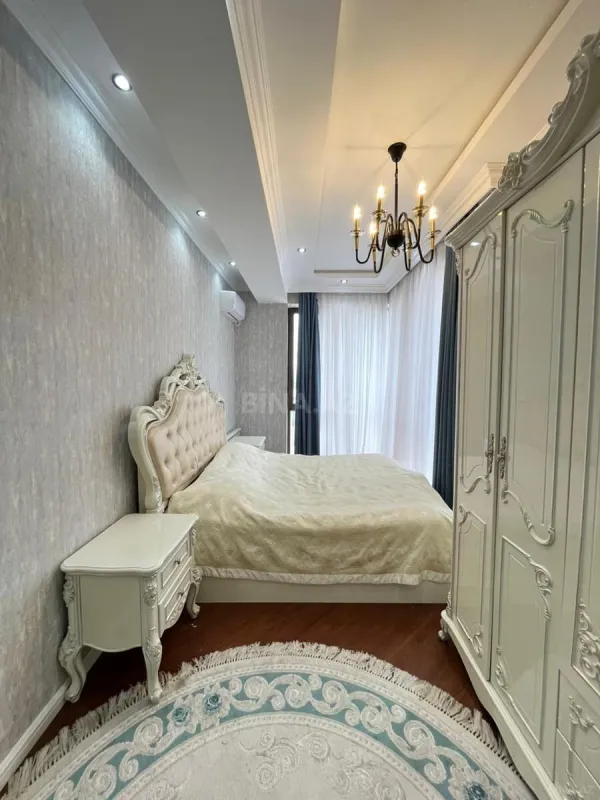 Satılır 3 otaqlı mənzil 117 m²