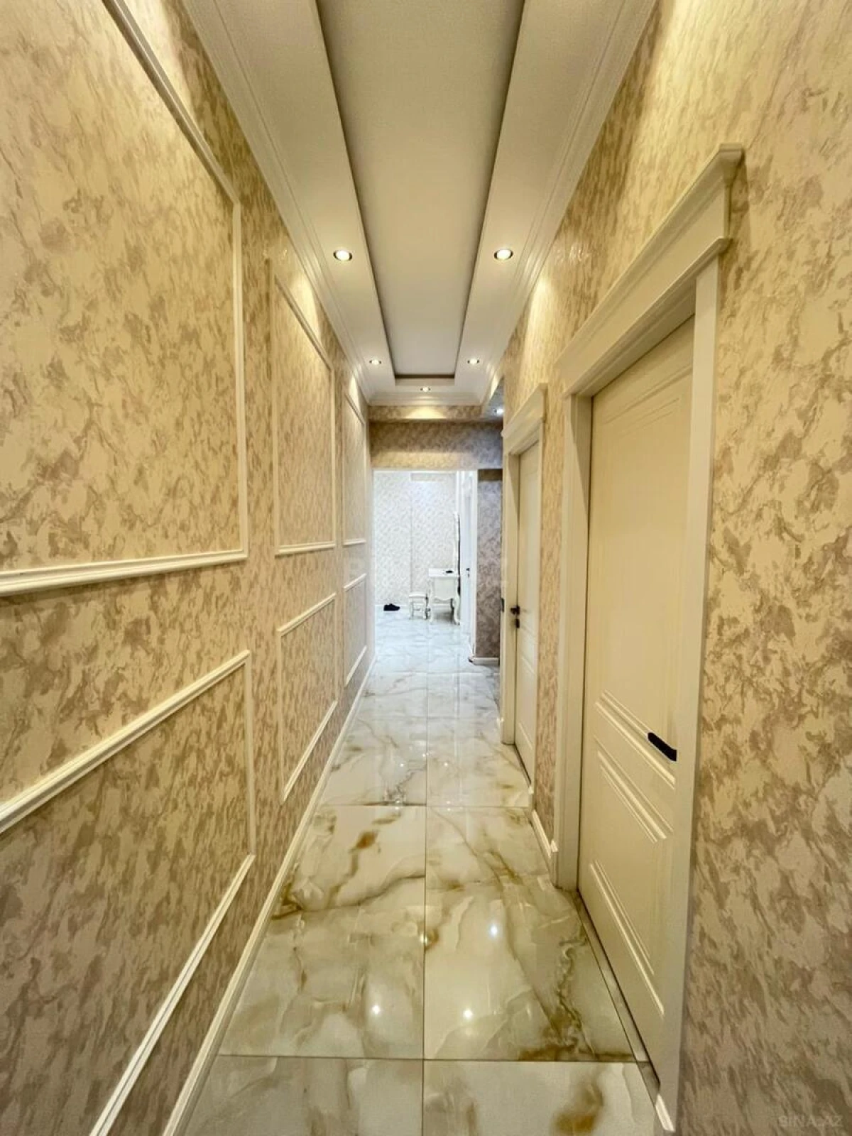 Satılır 3 otaqlı mənzil 117 m²