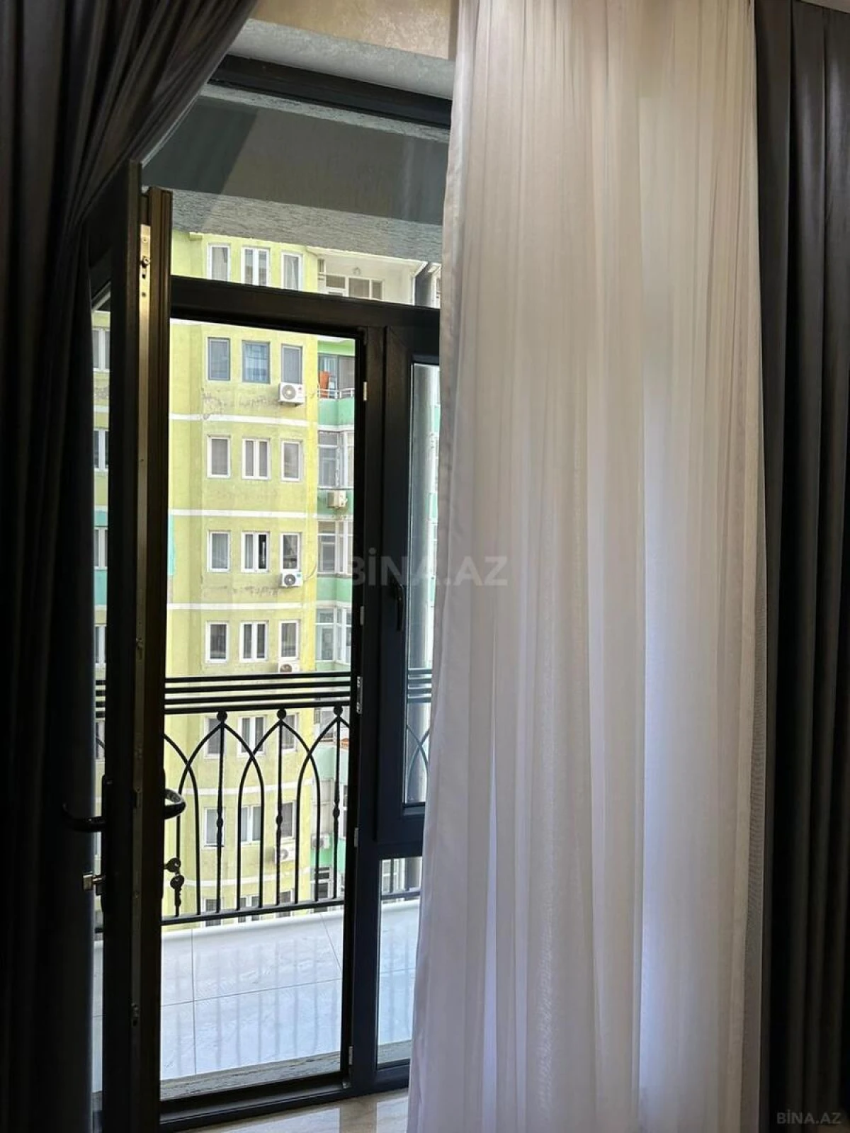 Kirayə verilir 2 otaqlı mənzil 70 m²