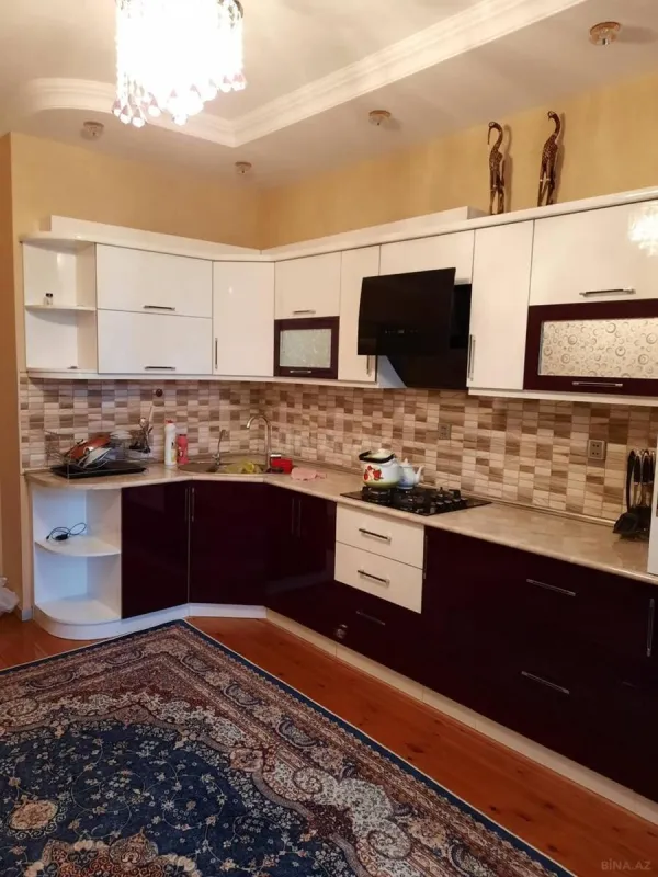 Kirayə verilir 3 otaqlı mənzil 125 m²