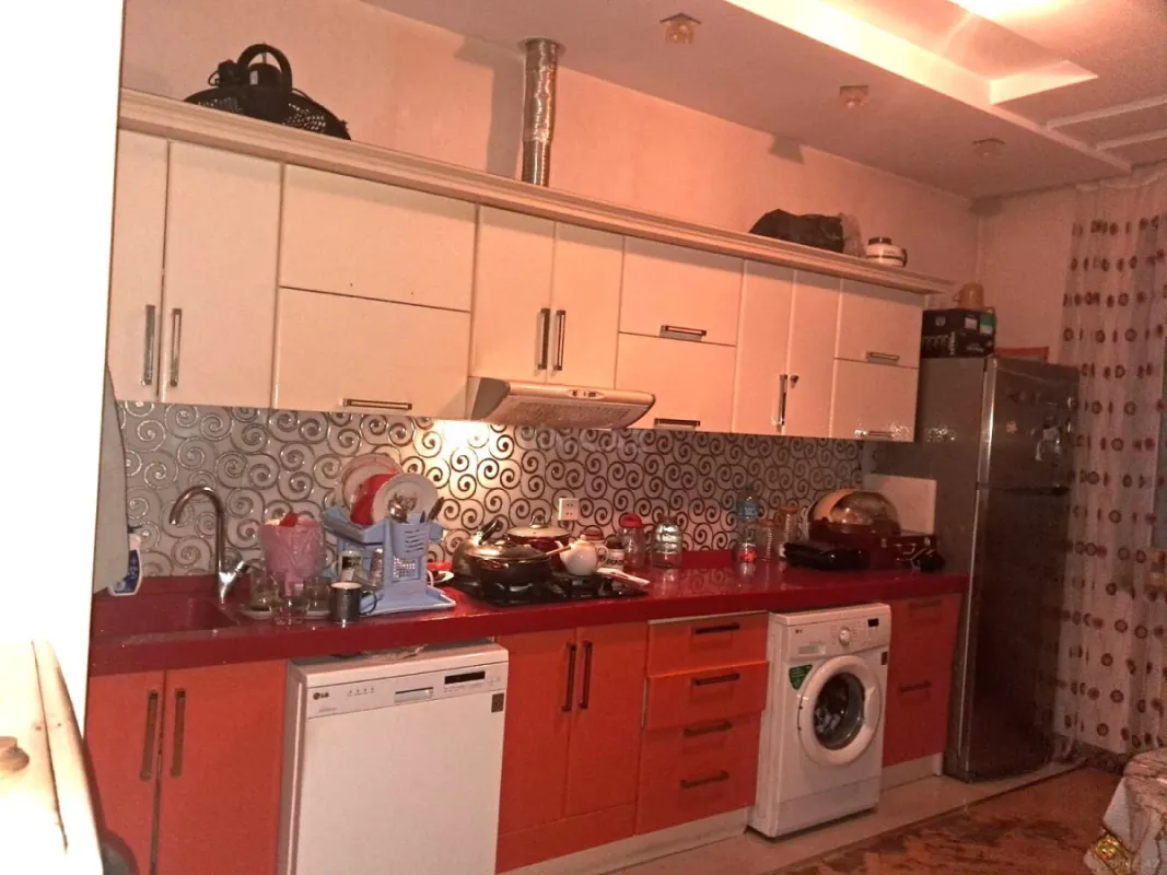 Satılır 2 otaqlı mənzil 100 m²