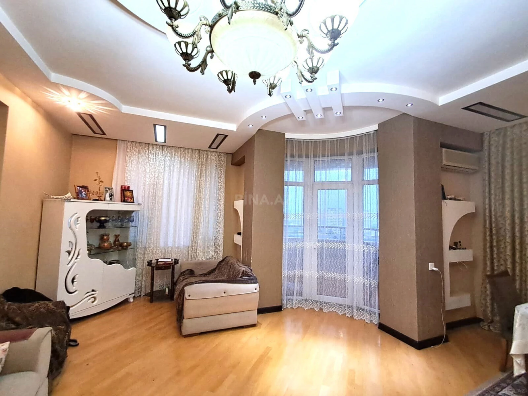 Satılır 2 otaqlı mənzil 100 m²