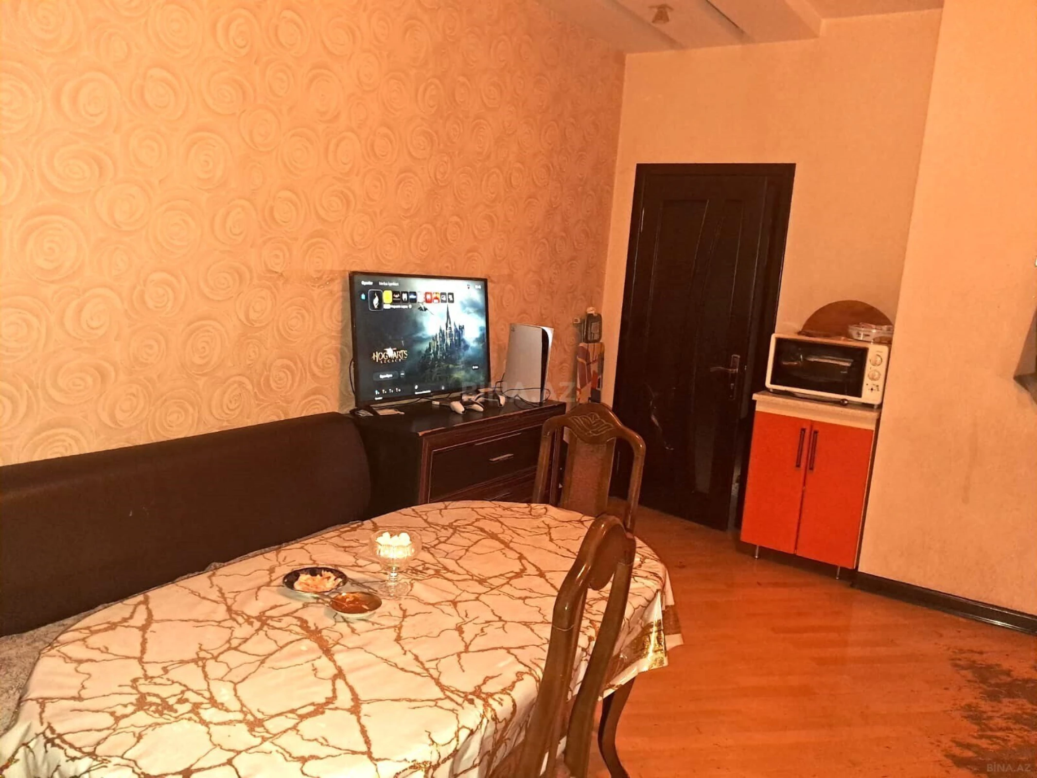 Satılır 2 otaqlı mənzil 100 m²