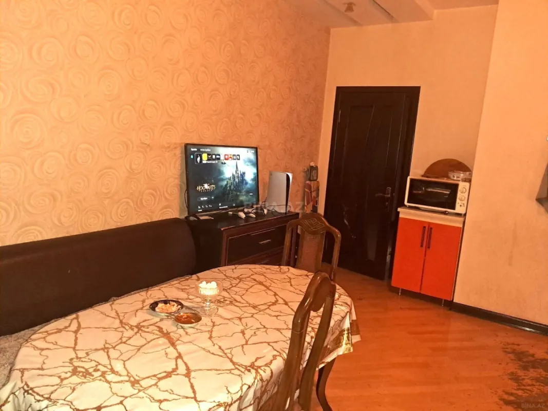Satılır 2 otaqlı mənzil 100 m²