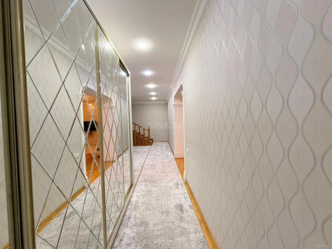Satılır 5 otaqlı həyət evi 255 m²