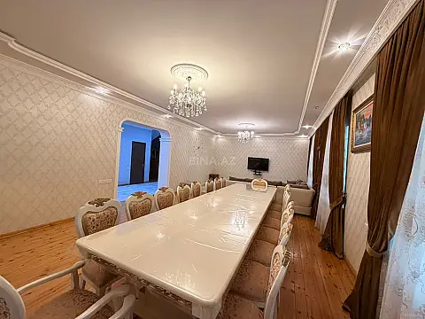 Satılır 5 otaqlı həyət evi 255 m²