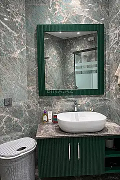 Satılır 4 otaqlı mənzil 247 m²