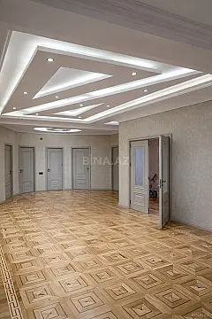 Satılır 4 otaqlı mənzil 247 m²
