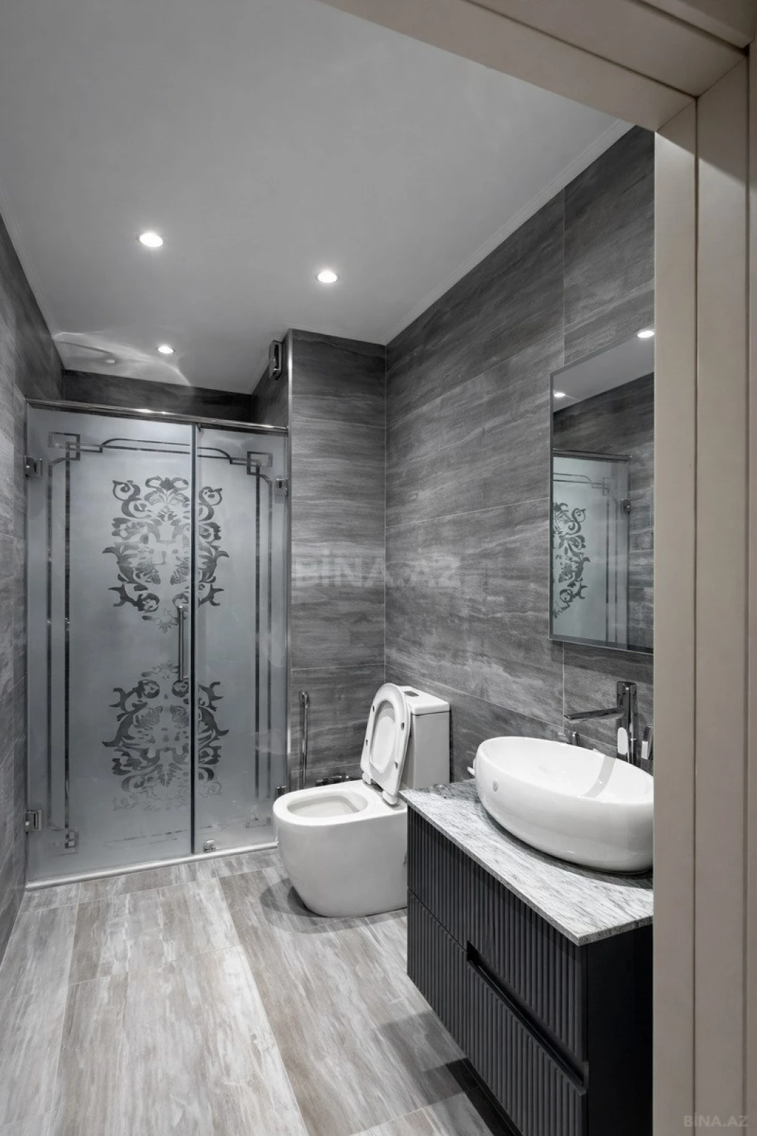 Satılır 4 otaqlı mənzil 247 m²