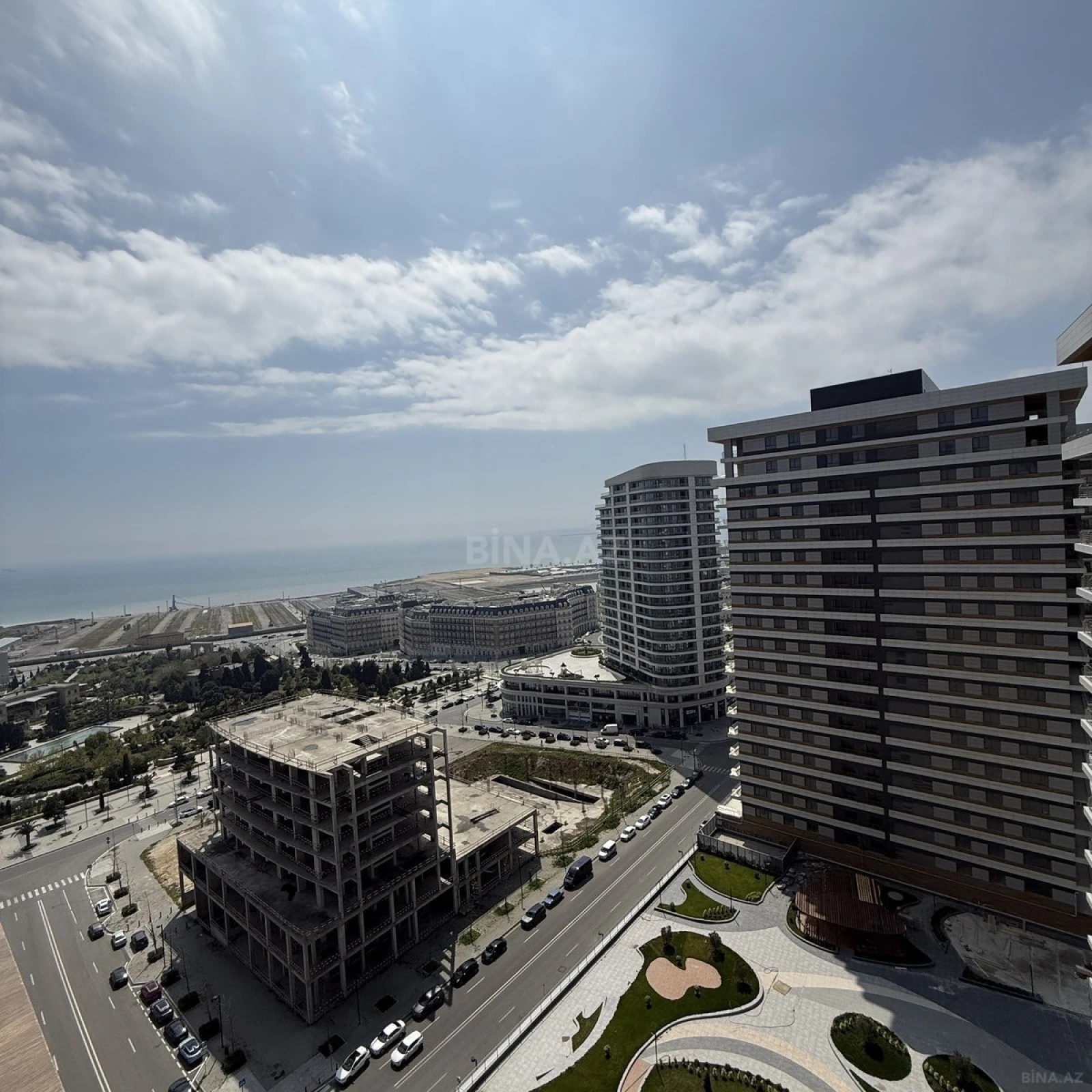 Satılır 3 otaqlı mənzil 157 m²