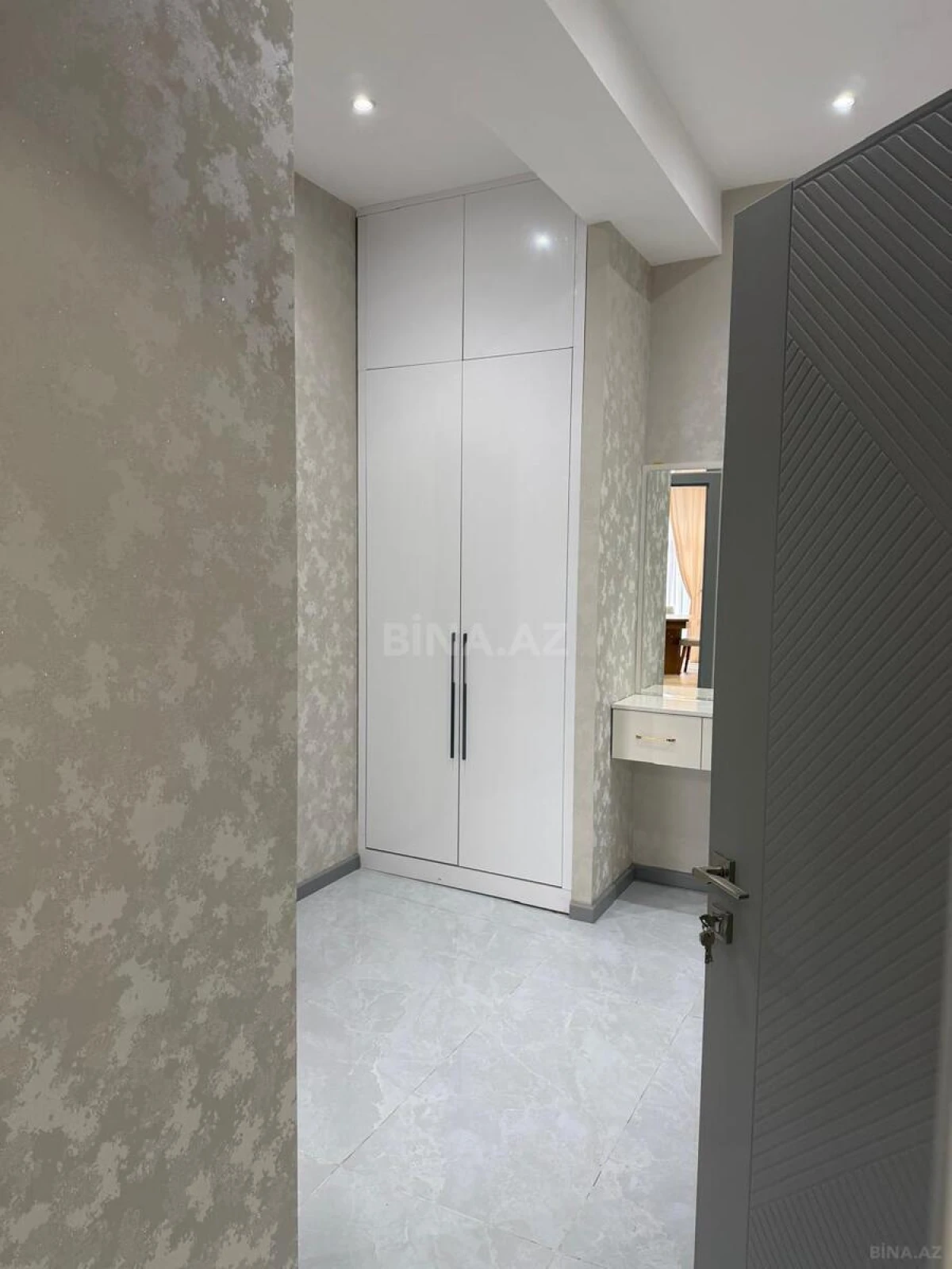 Satılır 2 otaqlı mənzil 91 m²