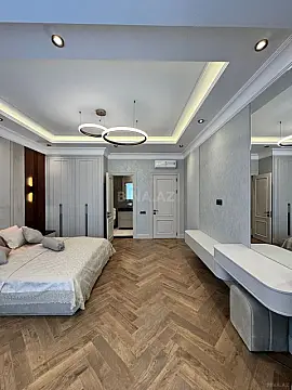 Satılır 4 otaqlı mənzil 185 m²