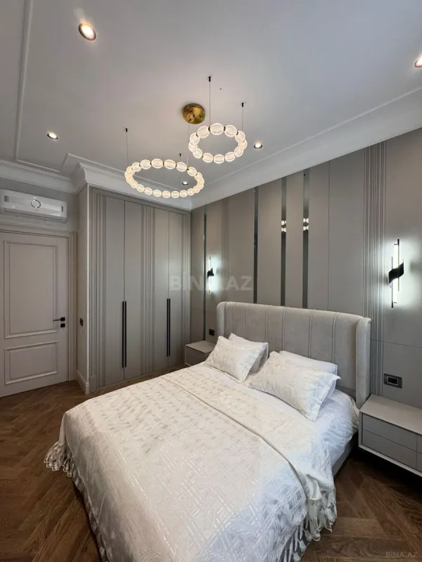 Satılır 4 otaqlı mənzil 185 m²