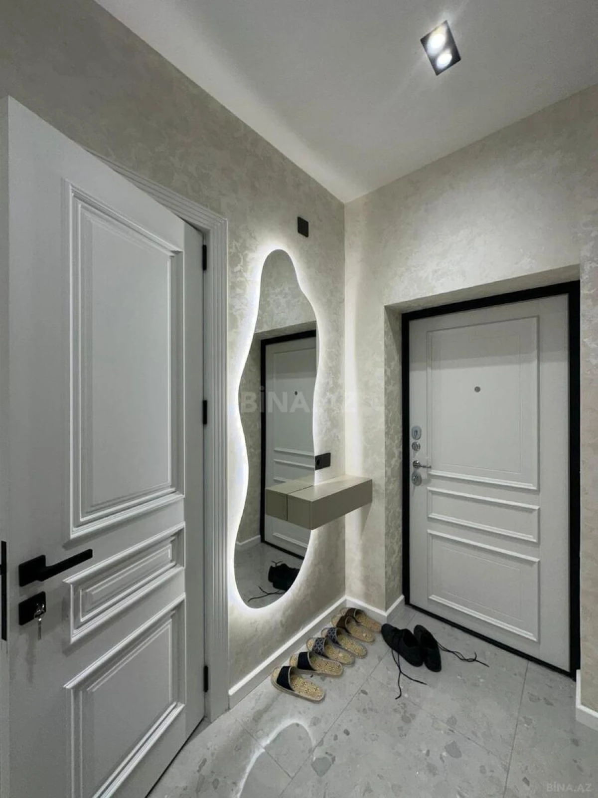 Satılır 3 otaqlı mənzil 97 m²