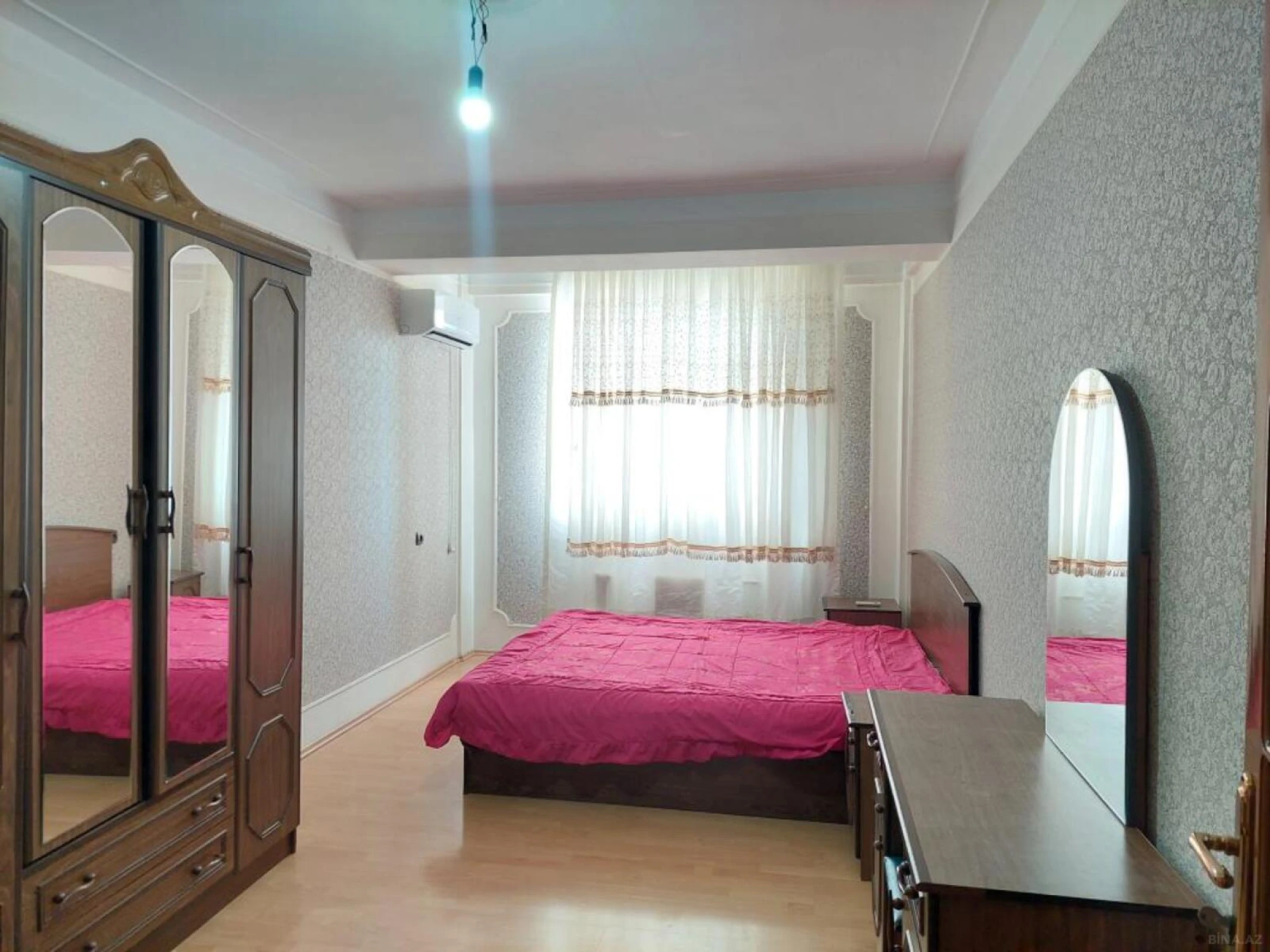 Kirayə verilir 2 otaqlı mənzil 70 m²