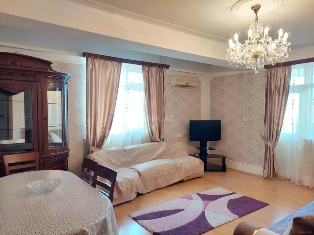 Kirayə verilir 2 otaqlı mənzil 70 m²