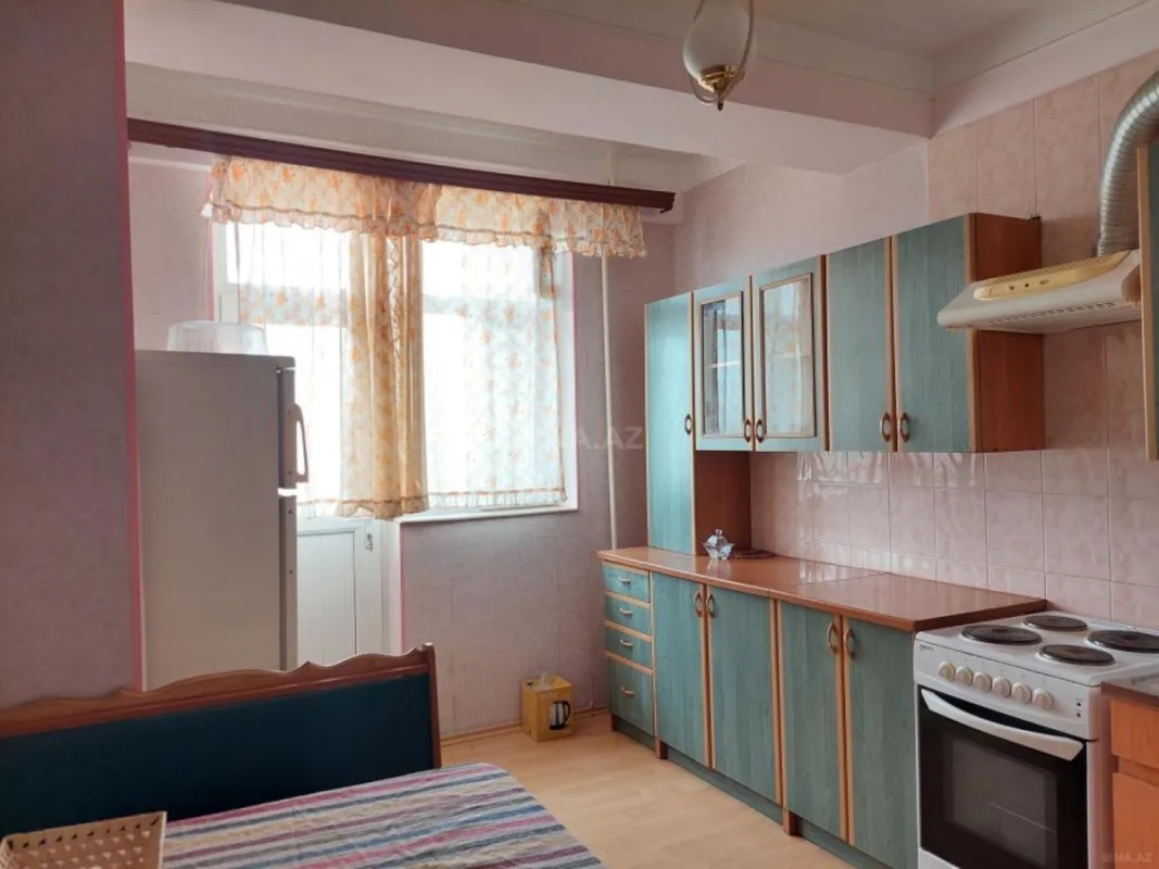 Kirayə verilir 2 otaqlı mənzil 70 m²