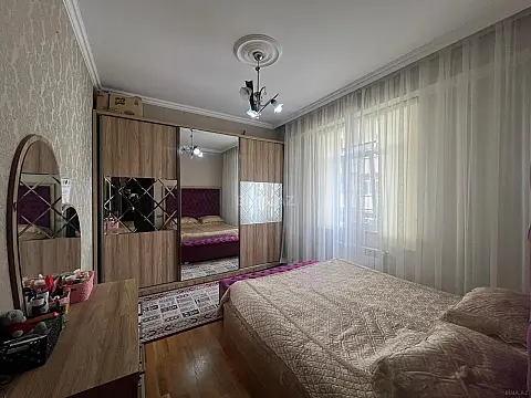Satılır 2 otaqlı mənzil 68 m²