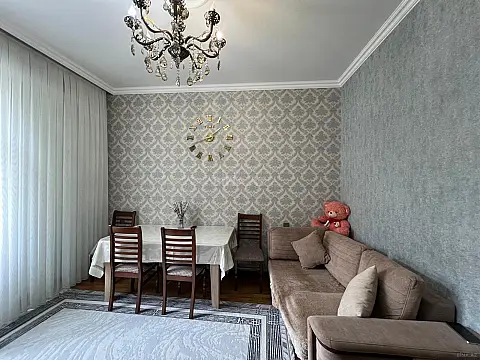 Satılır 2 otaqlı mənzil 68 m²