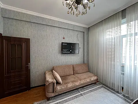 Satılır 2 otaqlı mənzil 68 m²