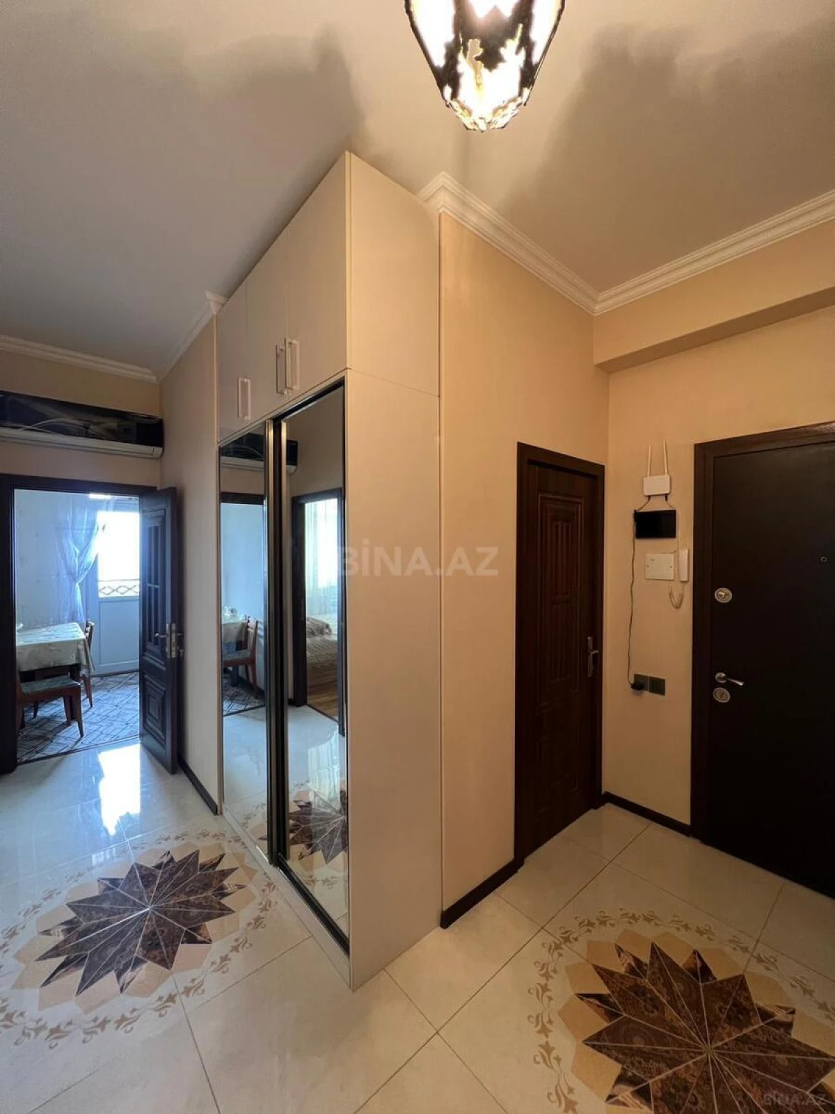 Satılır 2 otaqlı mənzil 68 m²