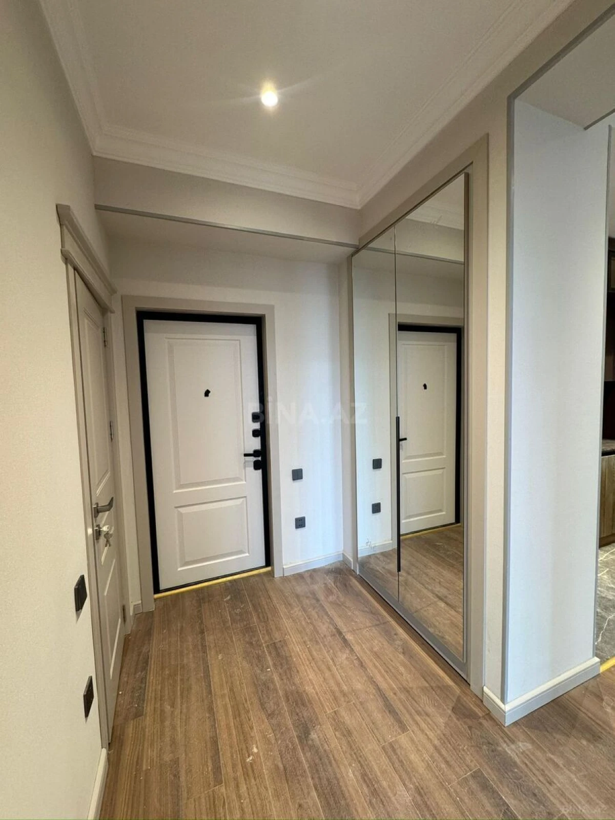 Satılır 2 otaqlı mənzil 62 m²