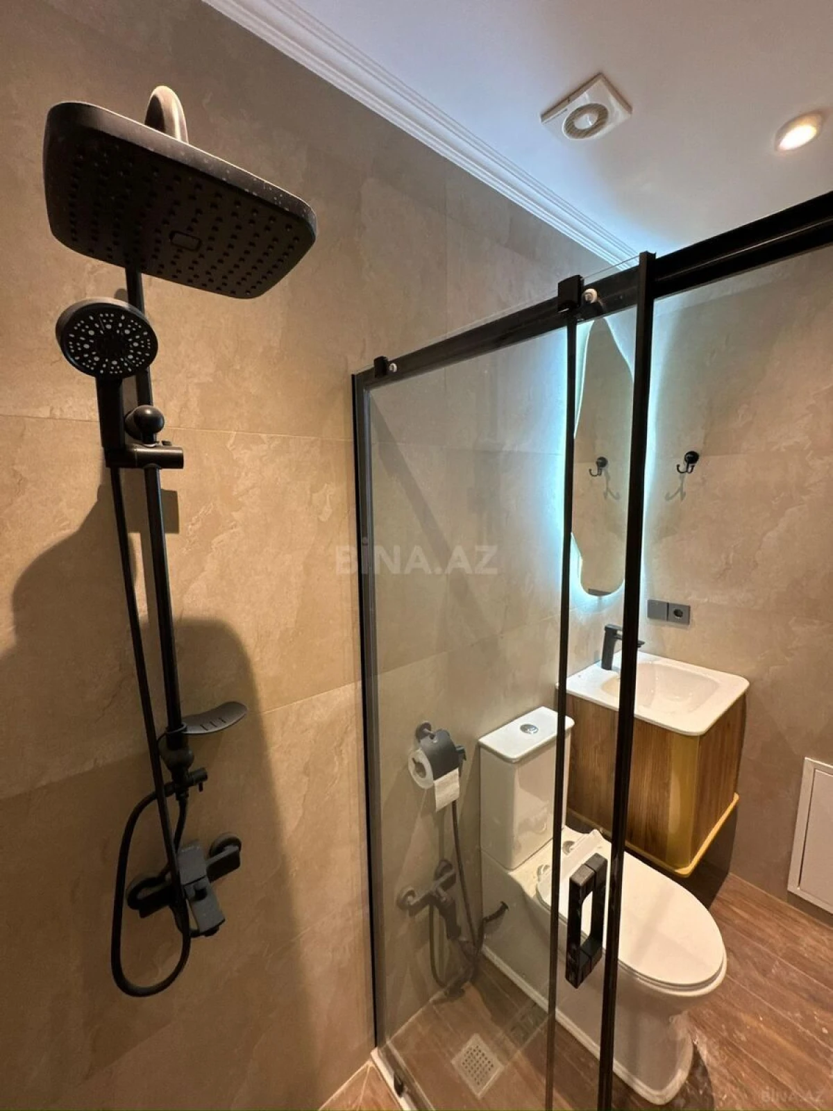 Satılır 2 otaqlı mənzil 62 m²