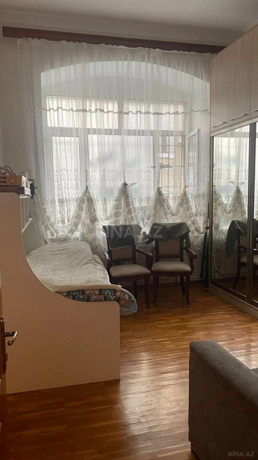 Satılır 3 otaqlı mənzil 105 m²