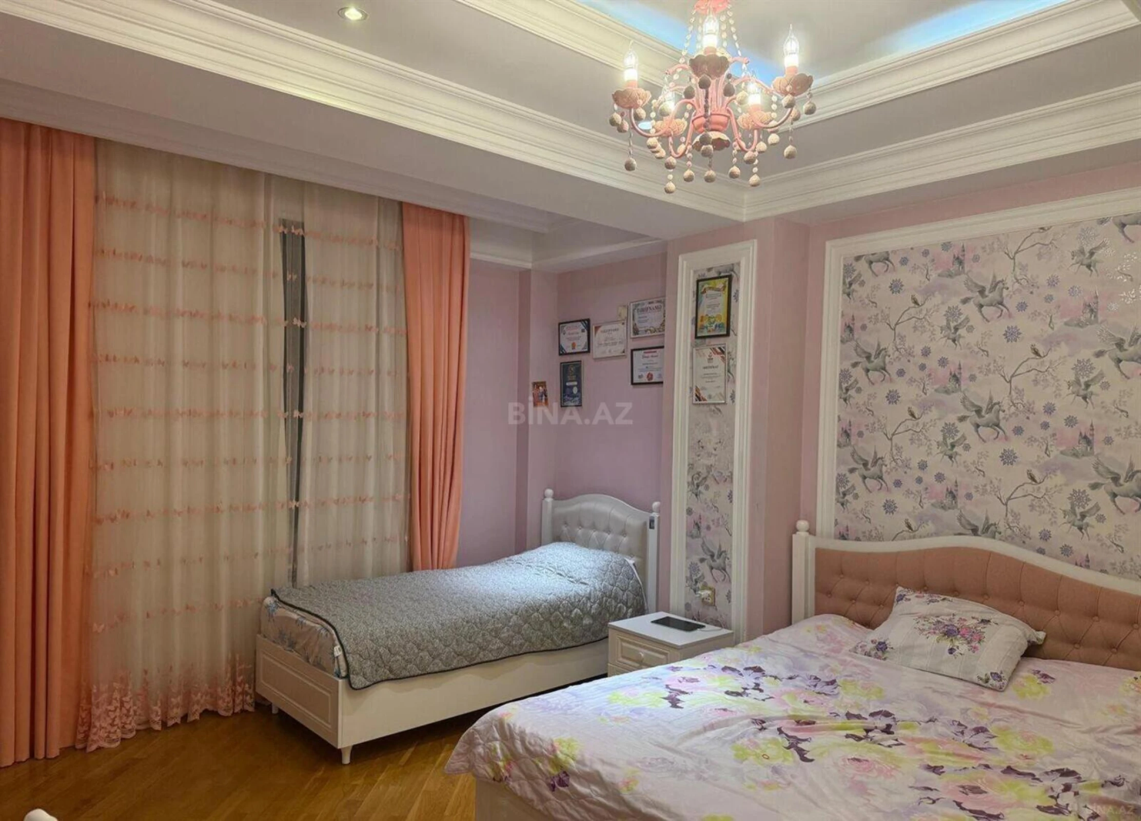 Satılır 3 otaqlı mənzil 146 m²