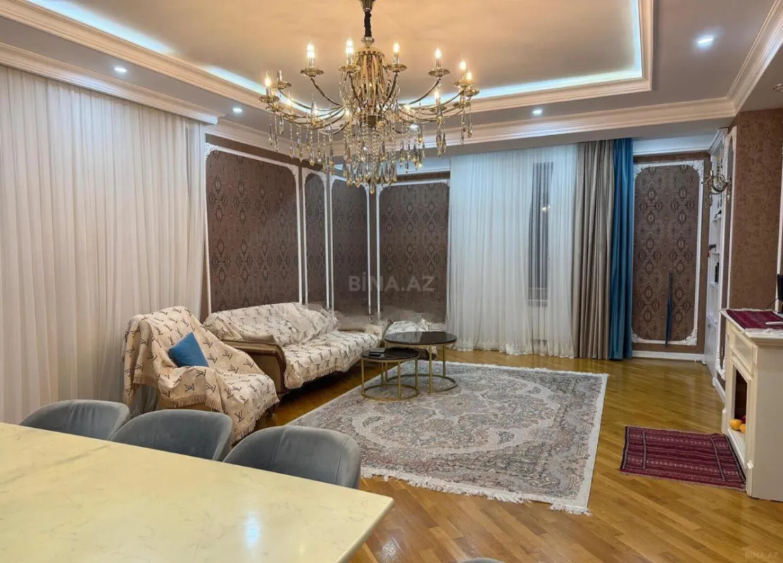 Satılır 3 otaqlı mənzil 146 m²